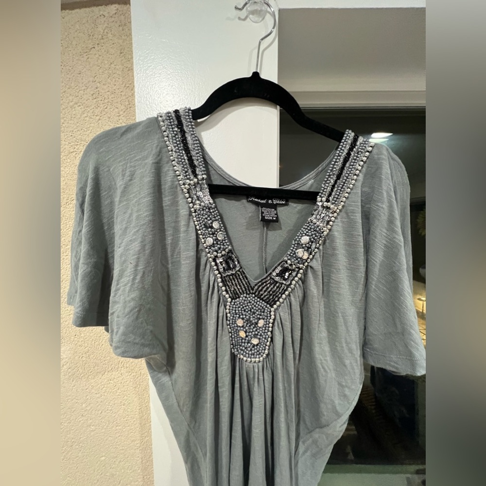 Embroidered short sleeve top